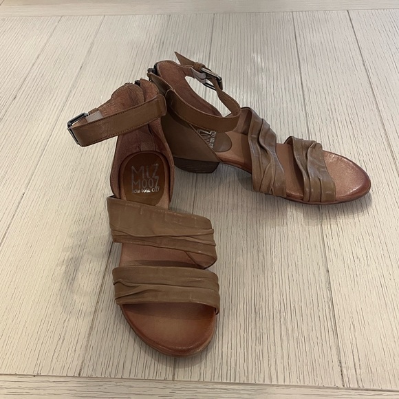 Miz Mooz Women's Brown Strappy Sandals - Picture 1 of 2